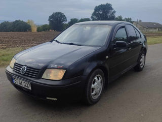 Volkswagen Jetta foto 1