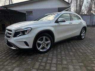 Mercedes GLA foto 2