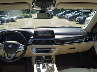 BMW 7 Series foto 9