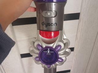 Dyson V8 foto 2