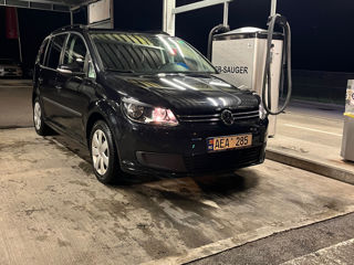 Volkswagen Touran foto 9