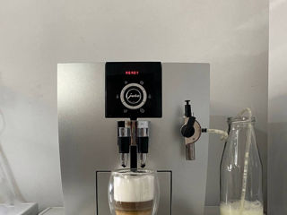 Швейцарская кофемашина Jura J5 с автоматическим приготовлением капучино!