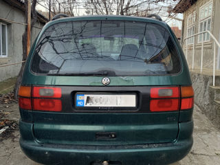 Volkswagen Sharan foto 2