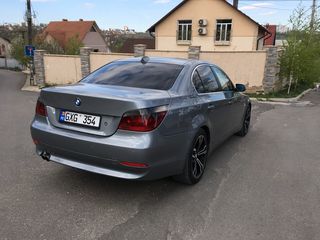 BMW 5 Series foto 6