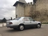 Mercedes Series (W124) foto 1