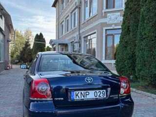 Toyota Avensis foto 3