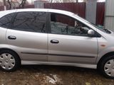 Nissan Almera Tino foto 2