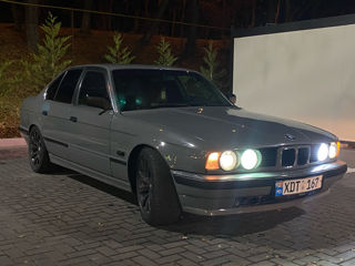 BMW 5 Series foto 2