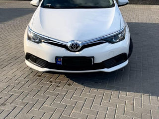 Toyota Auris foto 1