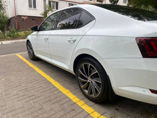 Skoda Superb foto 3