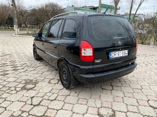 Opel Zafira foto 4