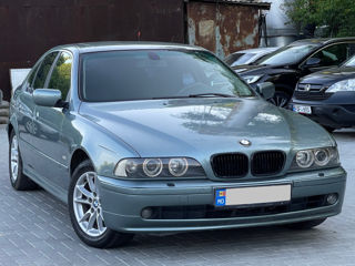 BMW 5 Series foto 4