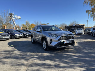 Rav 4 liber pentru chirie