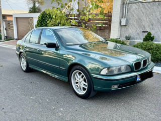 BMW 5 Series foto 4