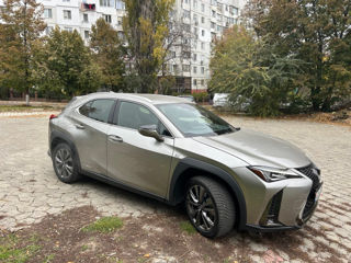 Lexus UX foto 3