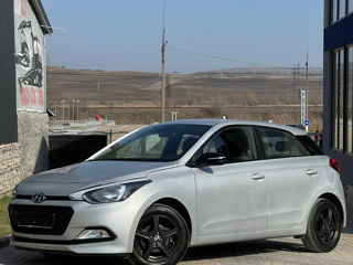 Hyundai i20 foto 1