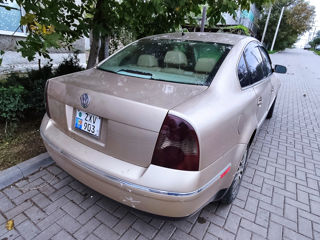 Volkswagen Passat foto 3