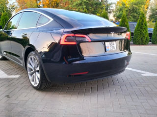 Tesla Model 3 foto 4