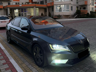 Skoda Superb foto 2