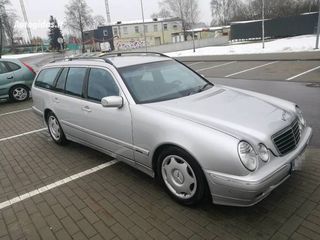 Mercedes E Class foto 2