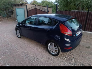 Ford Fiesta foto 3