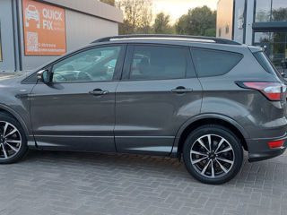 Ford Kuga foto 2