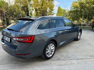 Skoda Superb foto 4