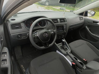 Volkswagen Jetta foto 8