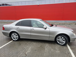 Mercedes E-Class foto 2