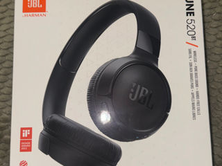 Vând căști JBL TUNE 520BT, noi, niciodată folosite. La cumpărător real, mai cedez.