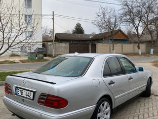 Mercedes E-Class foto 5