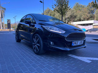 Ford Fiesta foto 2