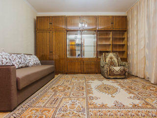 Apartament cu 2 camere, 50 m², Buiucani, Chișinău foto 2