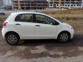 Toyota Yaris foto 2