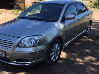 Toyota Avensis foto 9