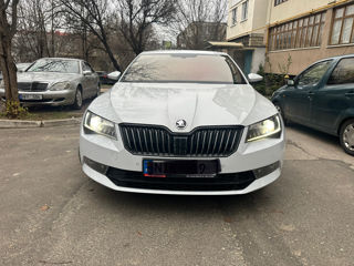 Skoda Superb foto 2