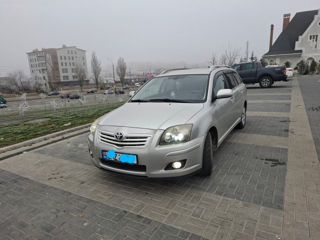 Toyota Avensis foto 6