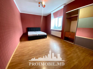 Apartament cu 4 camere, 210 m², Telecentru, Chișinău foto 4