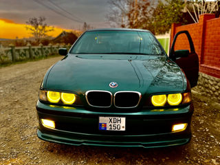 BMW 5 Series foto 2