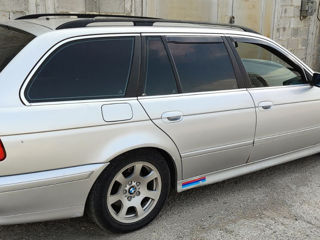 BMW 5 Series foto 2