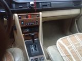 Mercedes Series (W124) foto 4