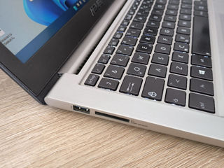 Asus Zenbook UX32V foto 4