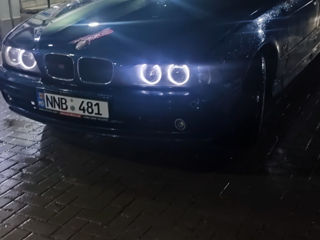 BMW 5 Series foto 8