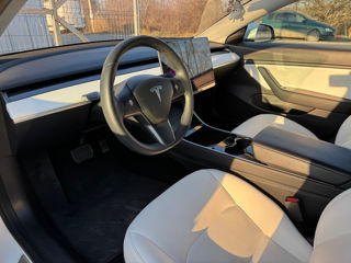 Tesla Model 3 foto 7