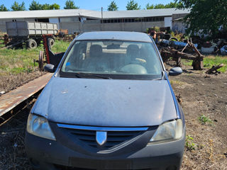 Dacia Logan foto 1