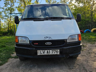 Ford Trasit foto 2