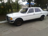 Mercedes Series (W123) foto 1