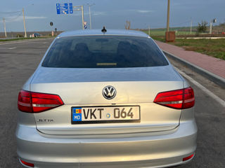 Volkswagen Jetta foto 5