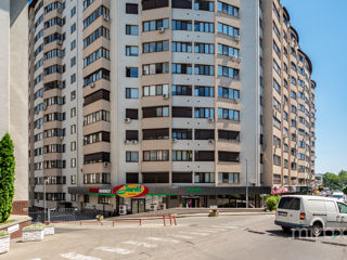 Apartament cu 2 camere, 76 m², Botanica, Chișinău foto 18