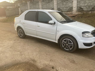 Dacia Logan foto 3